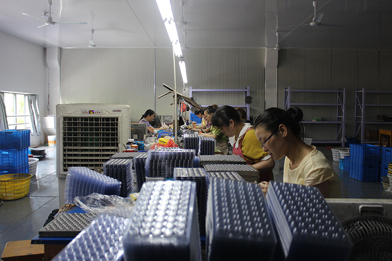 定期清洁剃须刀